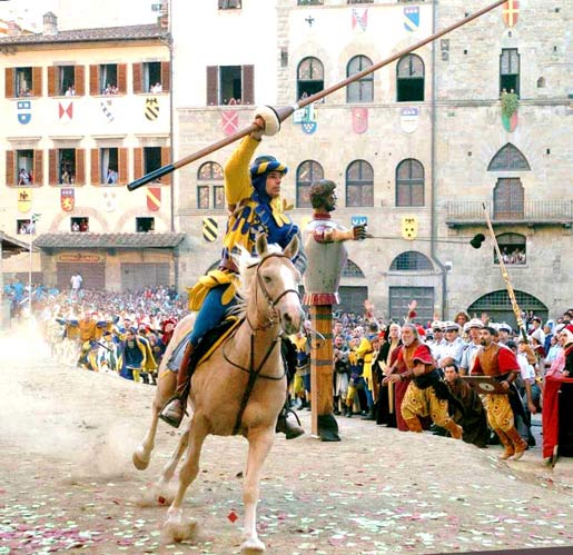 Arezzo (Toscane) : …